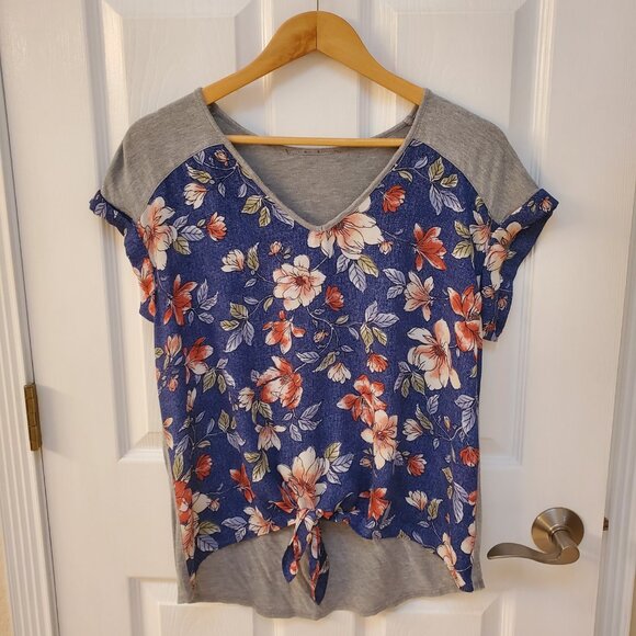 Fortune + Ivy Floral Mixed Material Top Blue with flowers and grey back Size Med - Picture 3 of 6